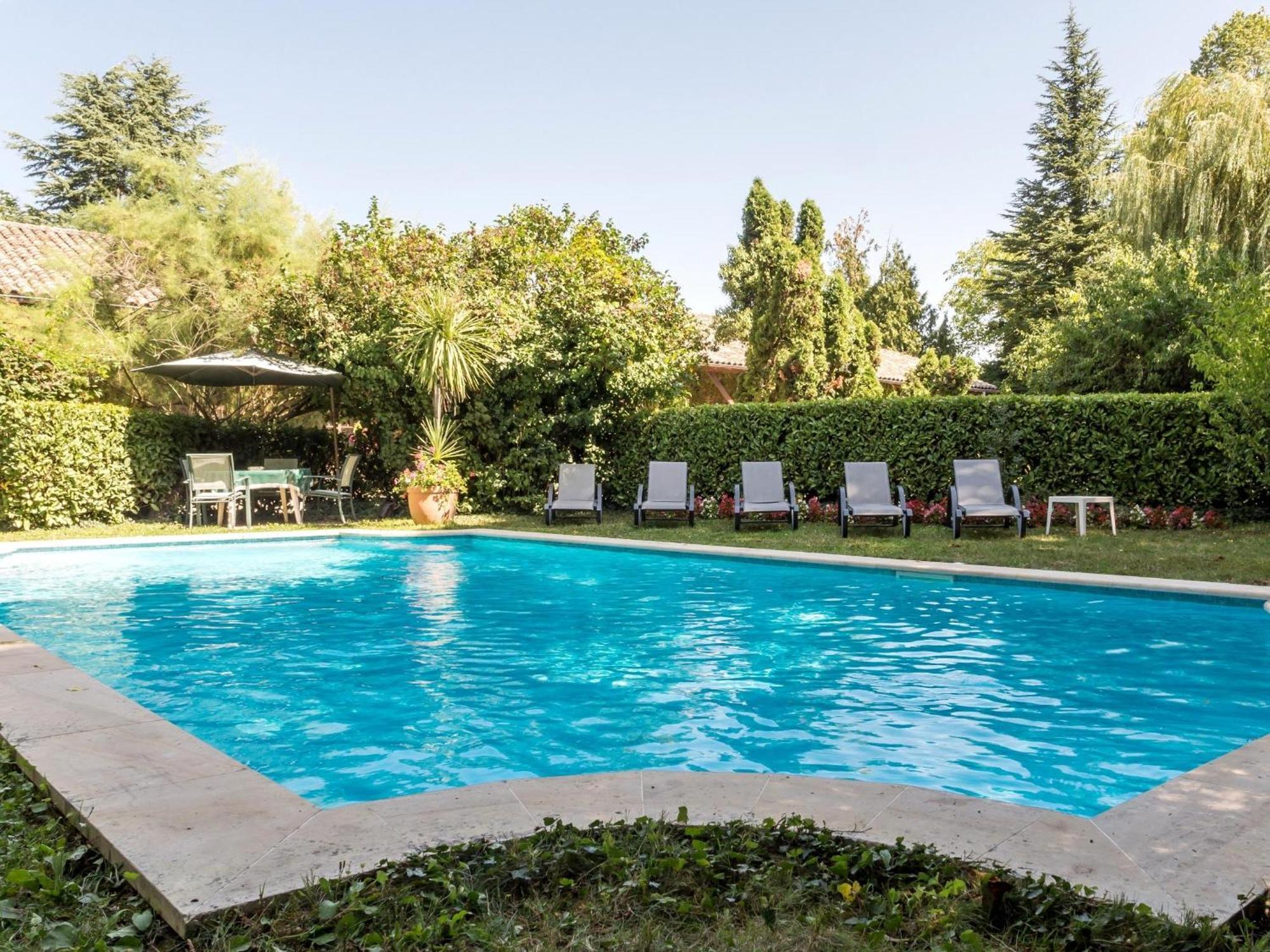 Hostellerie Sarrasine - Macon Est Replonges Buitenkant foto